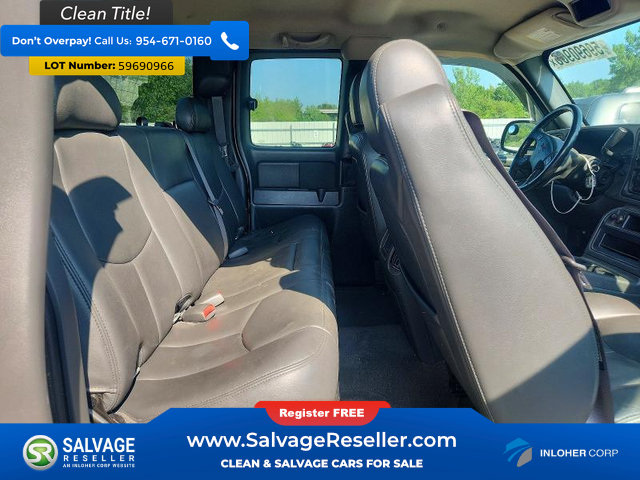 Used 2006 GMC Sierra 1500 SLT w/ Onstar Plus Package AWD/4WD image 13