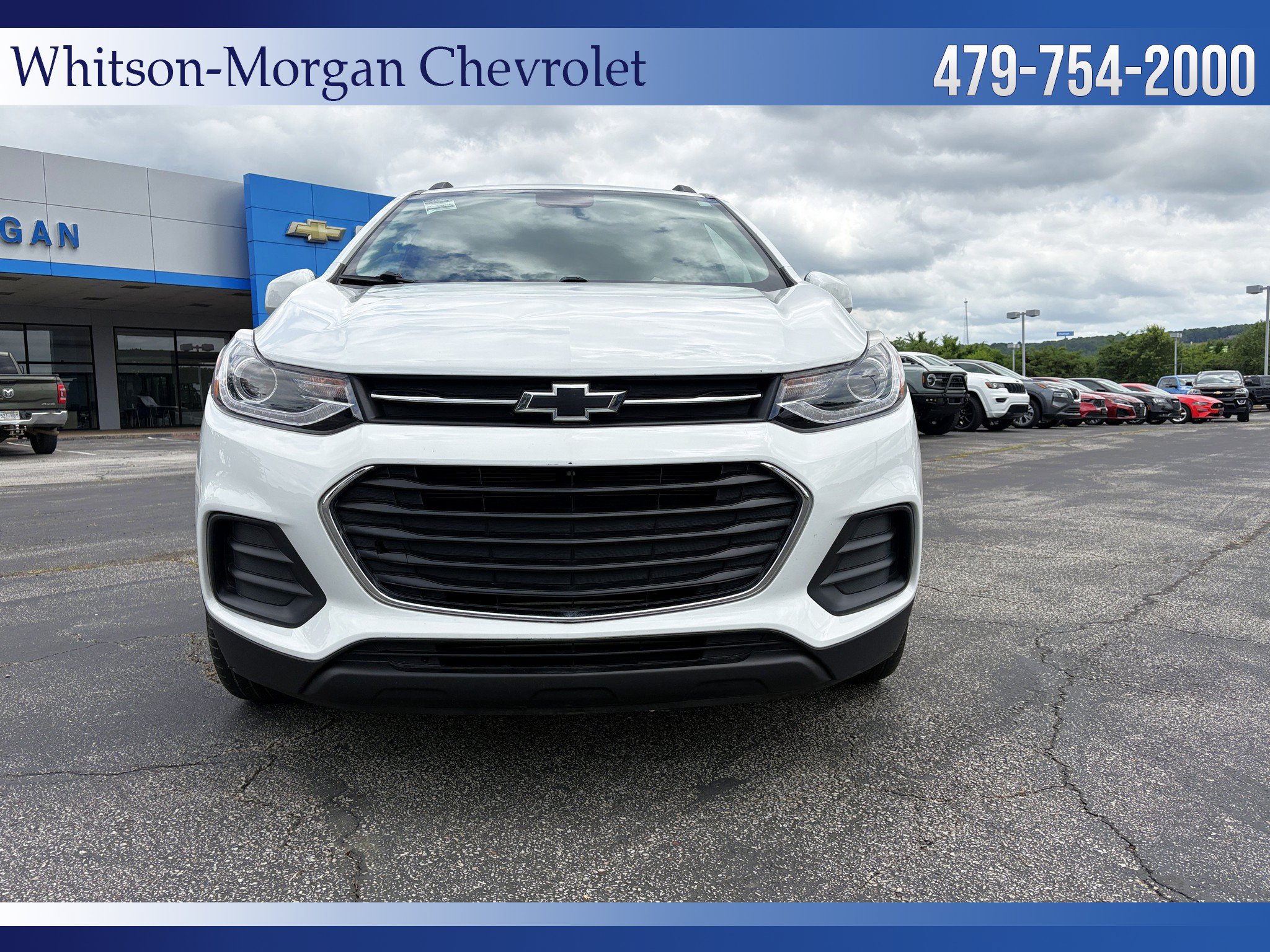 Used 2021 Chevrolet Trax LT w/ Premium Seat Package AWD/4WD image 2
