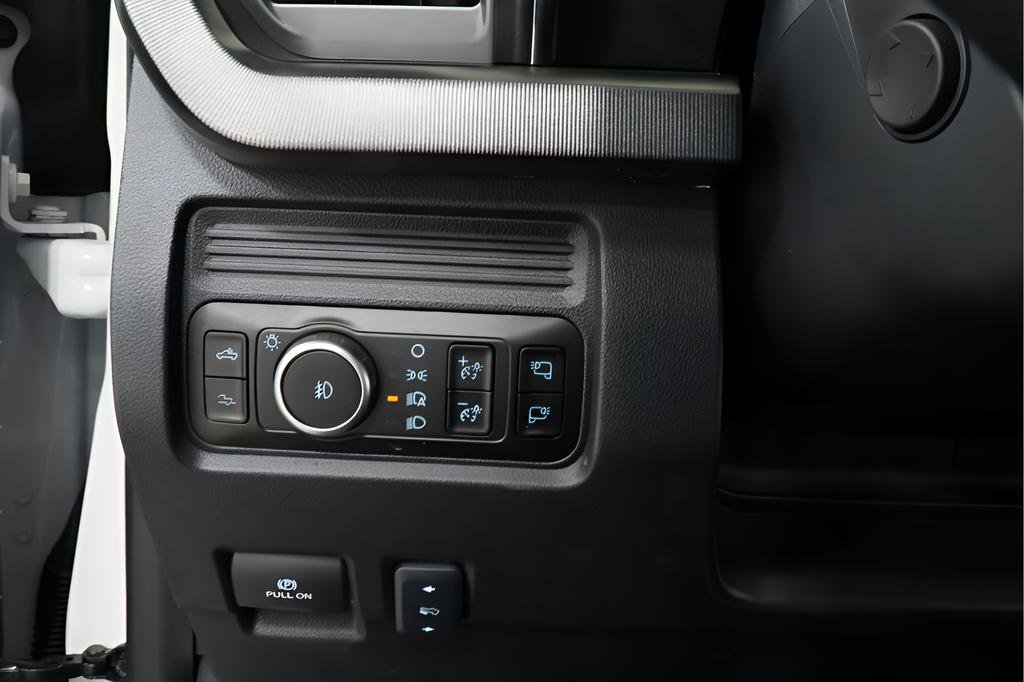 Used 2025 Ford F250 Platinum image 20