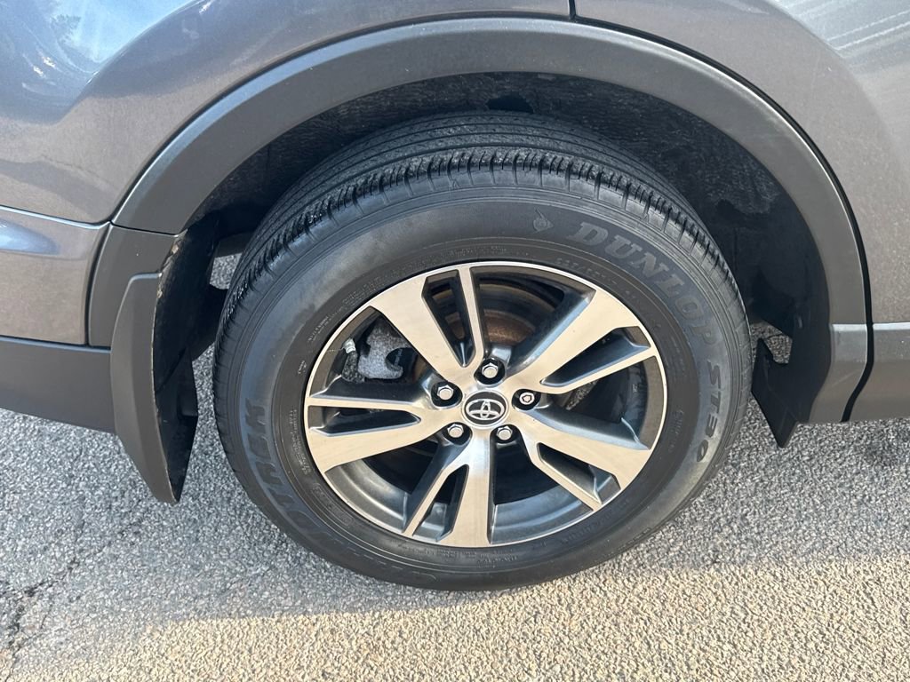 Used 2018 Toyota RAV4 XLE image 42