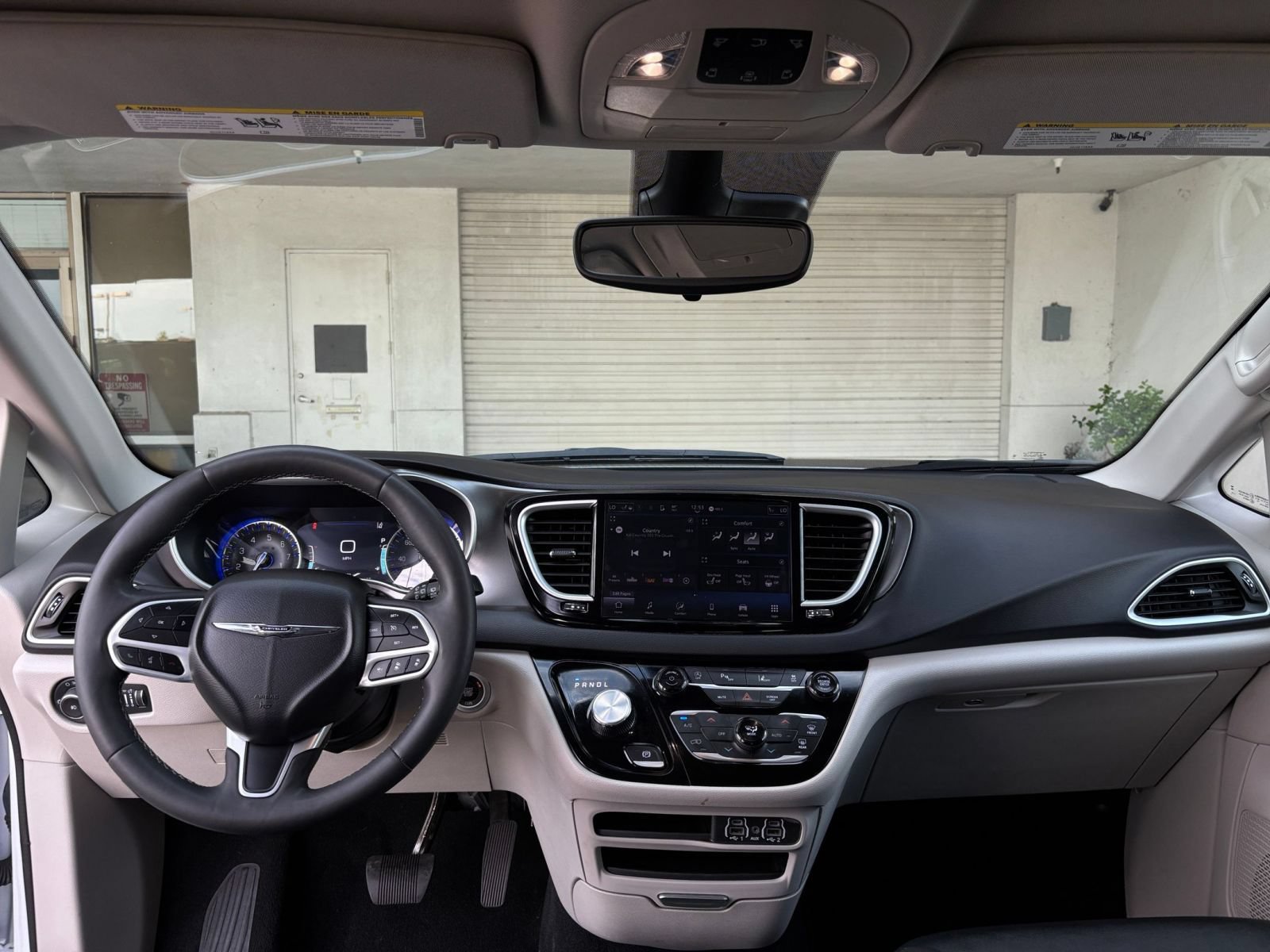 Used 2024 Chrysler Pacifica Touring-L FWD image 35