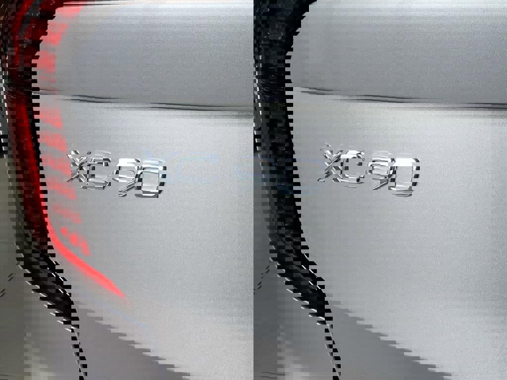 New 2026 Volvo XC90 B6 Plus w/ Protection Package Premier image 7