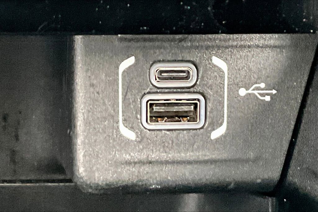 Used 2023 Jeep Compass Limited image 26