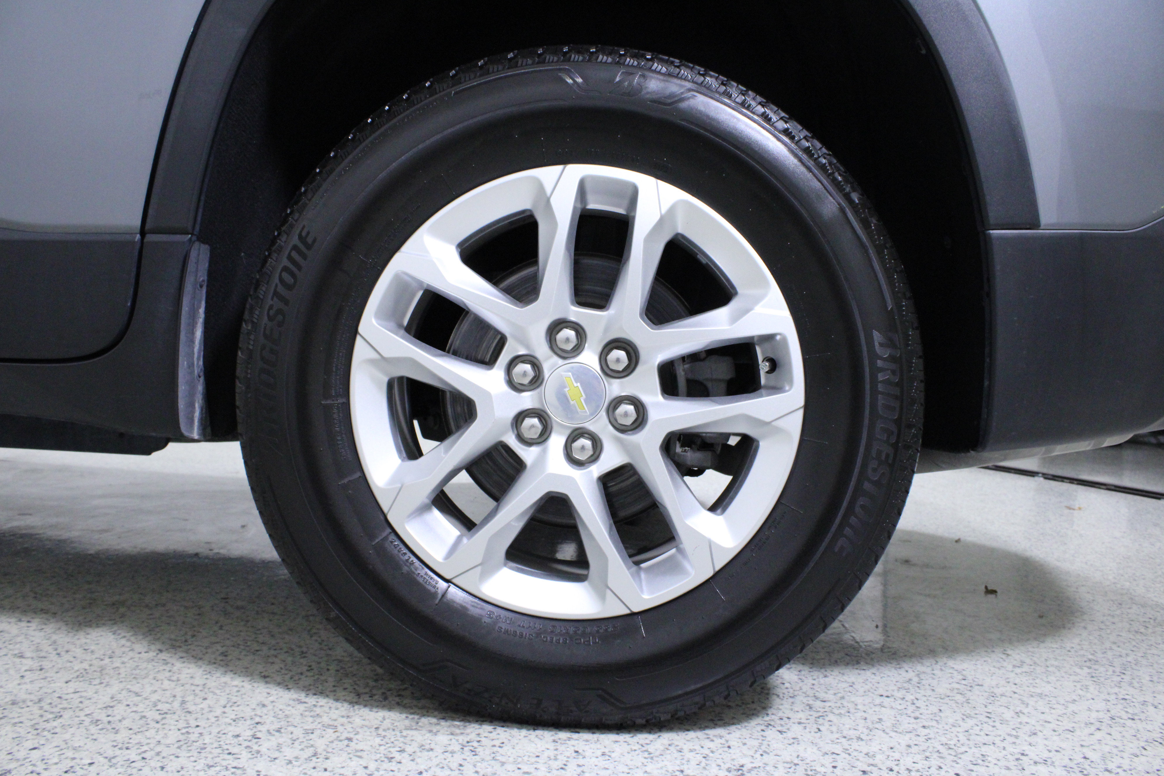 Used 2021 Chevrolet Traverse LS image 8