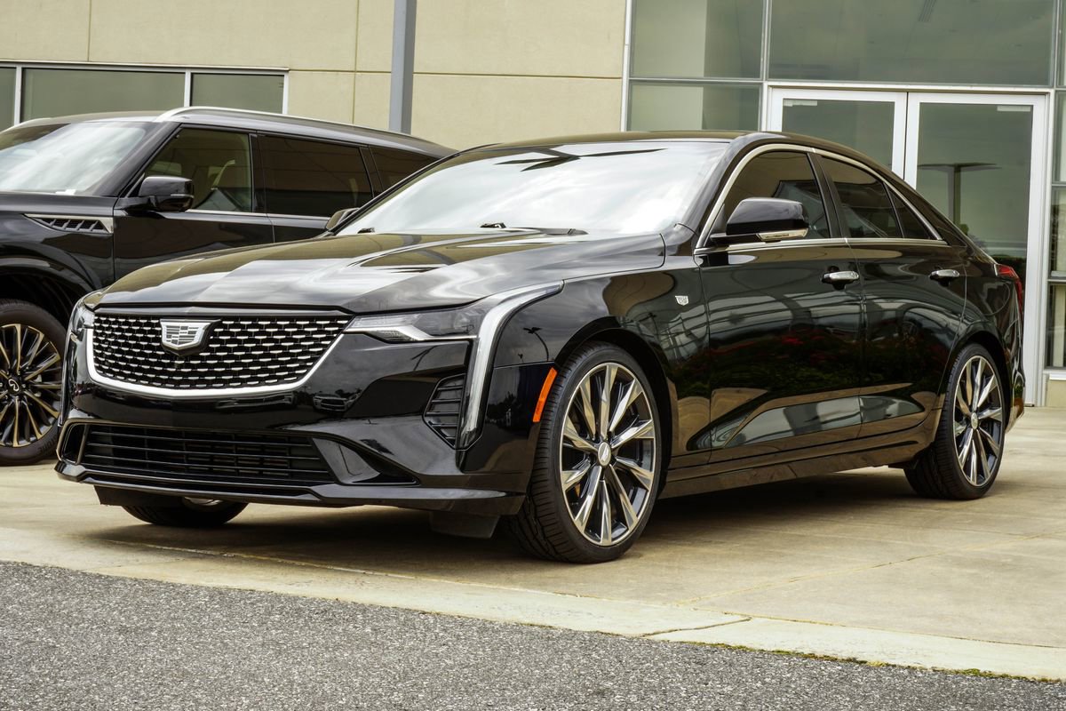 Used 2022 Cadillac CT4 Luxury w/ LPO, Exterior Accent Package RWD image 8