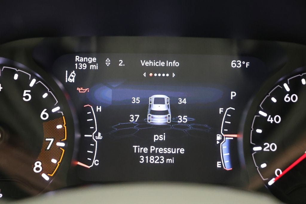 Used 2025 Jeep Compass Trailhawk AWD/4WD image 17