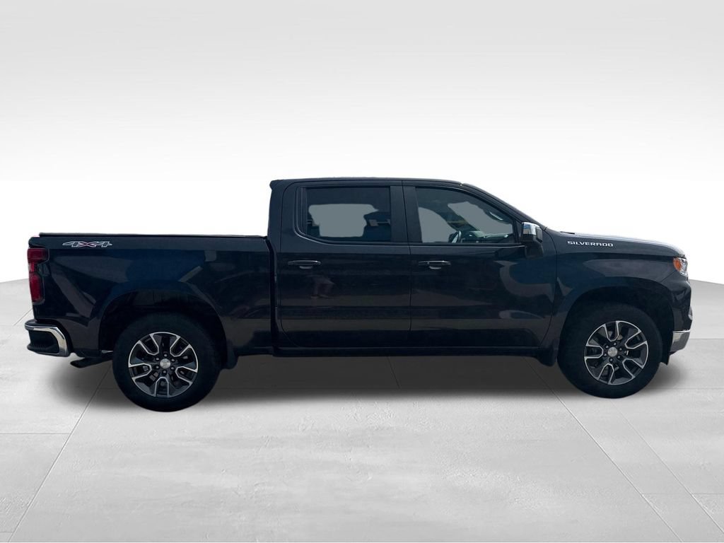 Used 2023 Chevrolet Silverado 1500 LT AWD/4WD image 9