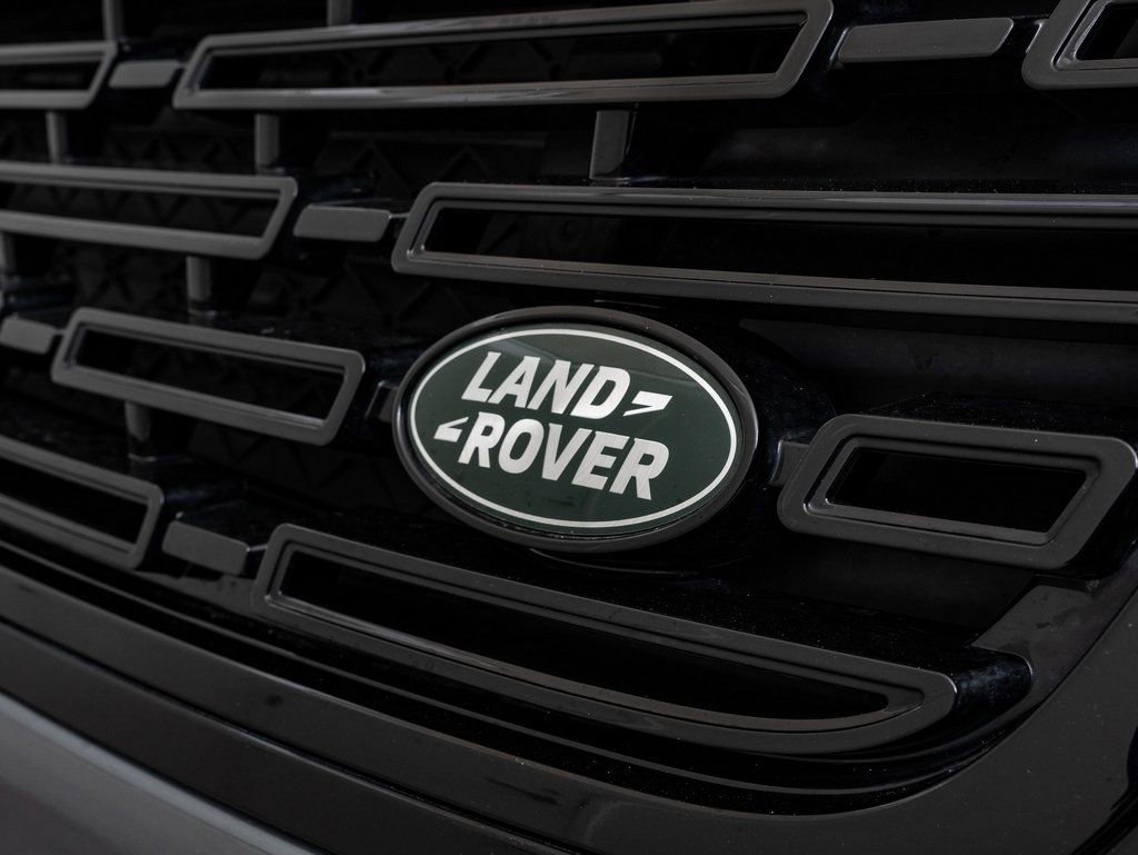 Used 2024 Land Rover Range Rover Velar Dynamic SE AWD/4WD image 3