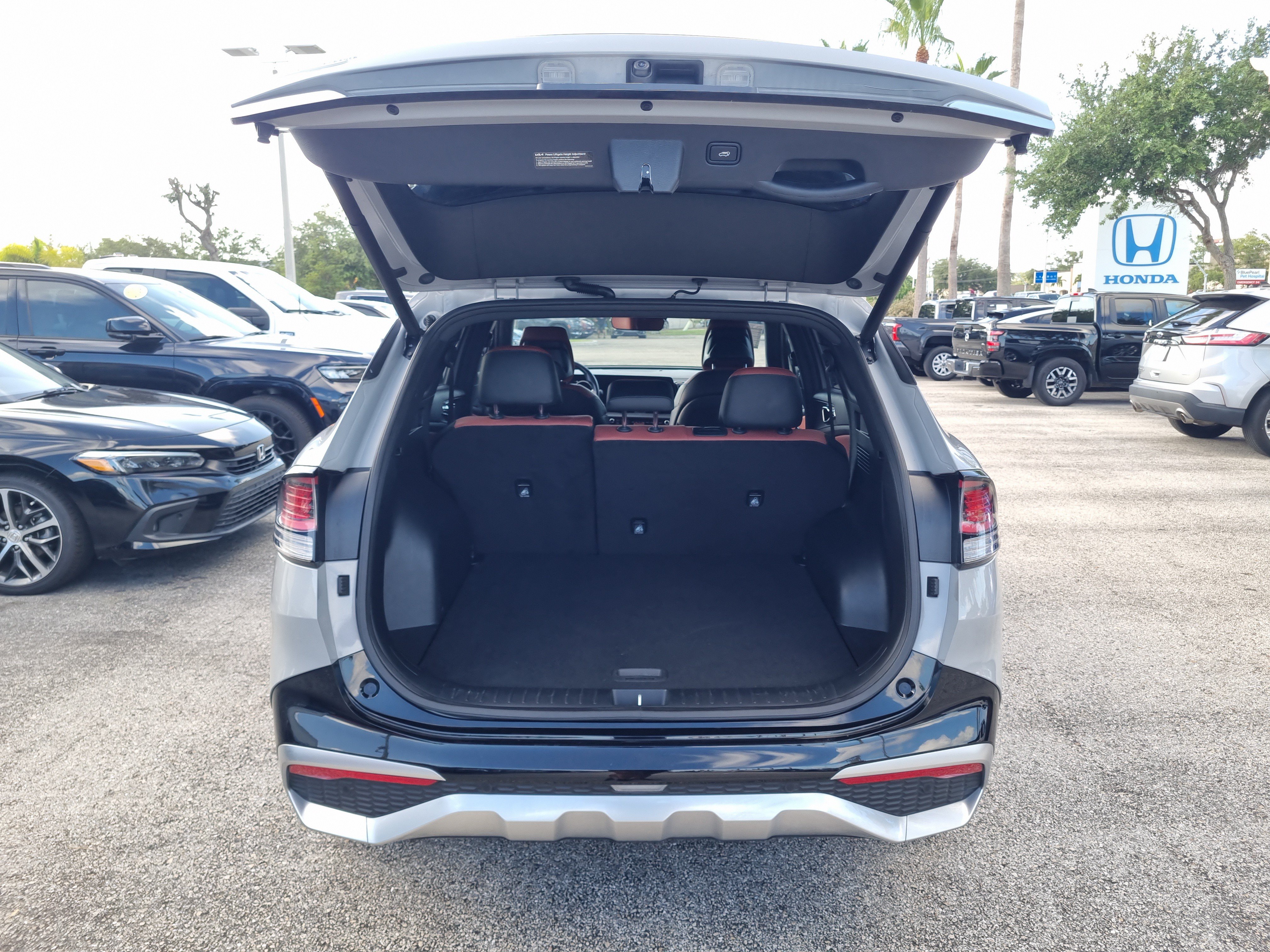 Used 2023 Kia Sportage SX FWD image 12