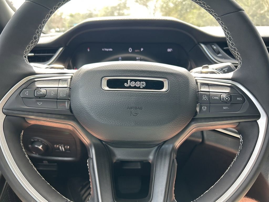 Used 2024 Jeep Grand Cherokee L Laredo w/ Luxury Tech Group I image 23