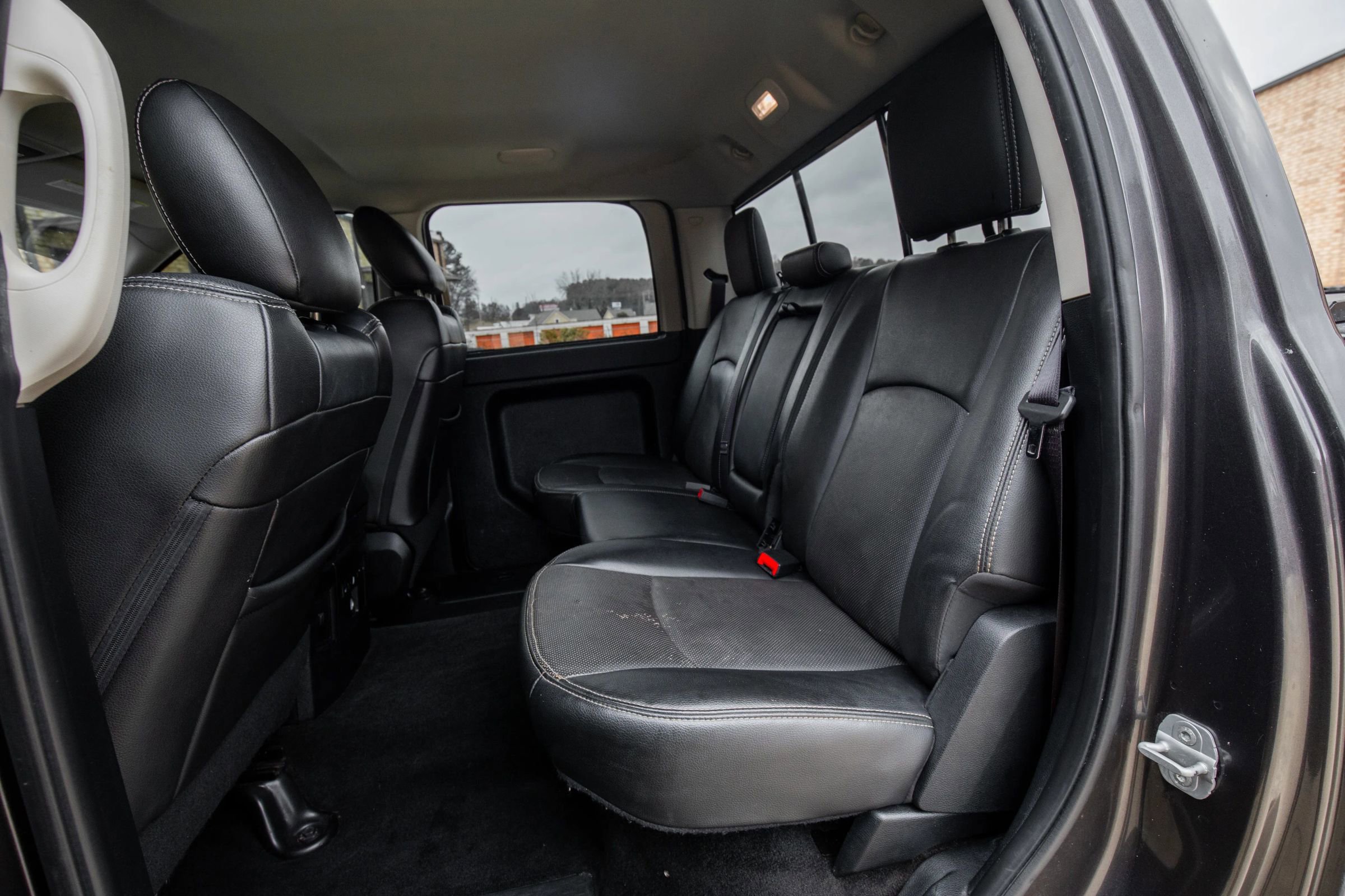 Used 2014 RAM 3500 Laramie image 25