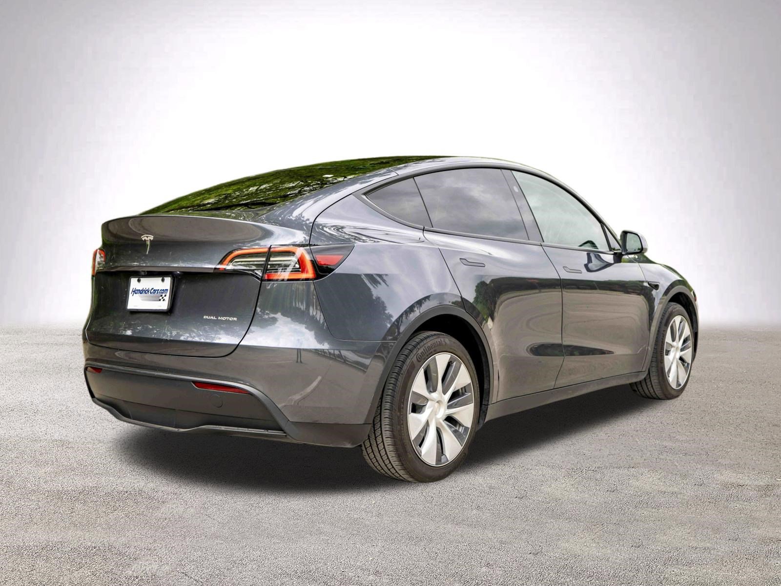 Used 2023 Tesla Model Y AWD image 9