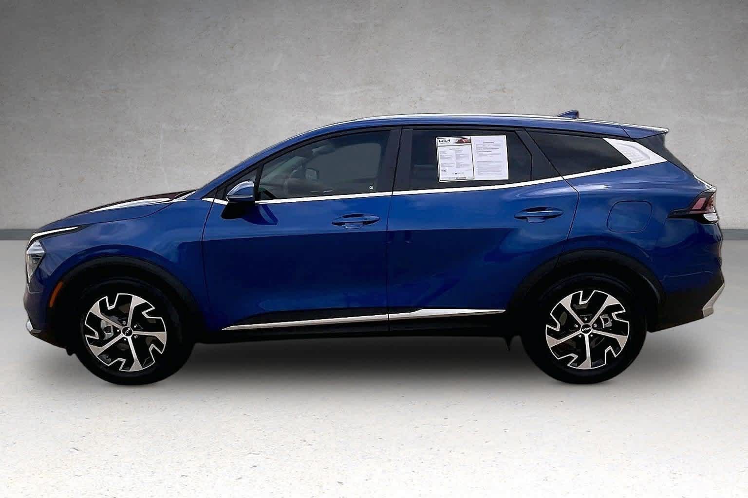 Certified 2025 Kia Sportage EX FWD image 3