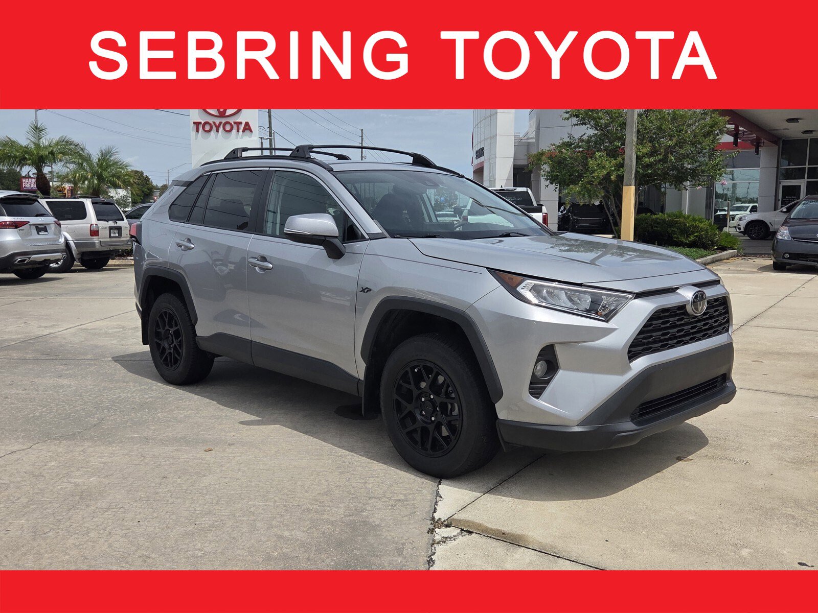 Used 2019 Toyota RAV4 XLE FWD image 1