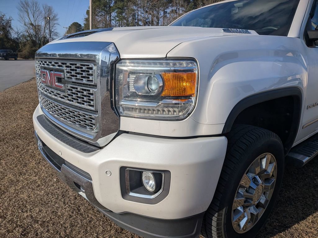 Used 2018 GMC Sierra 2500 Denali w/ Duramax Plus Package image 2