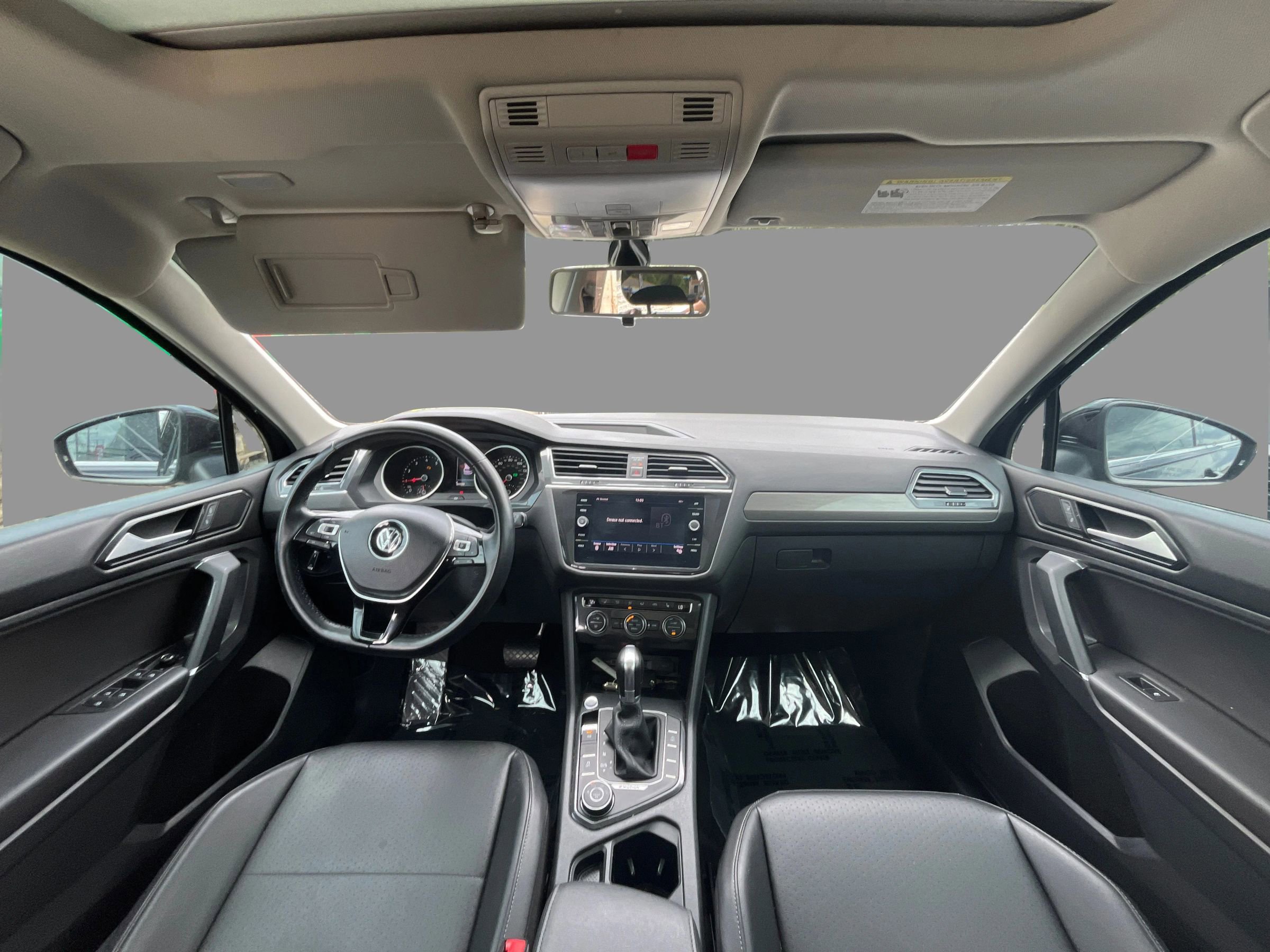 Used 2018 Volkswagen Tiguan SE w/ Panoramic Sunroof Package AWD/4WD image 22