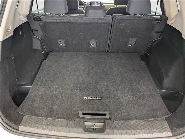 Used 2024 Nissan Rogue SV image 6