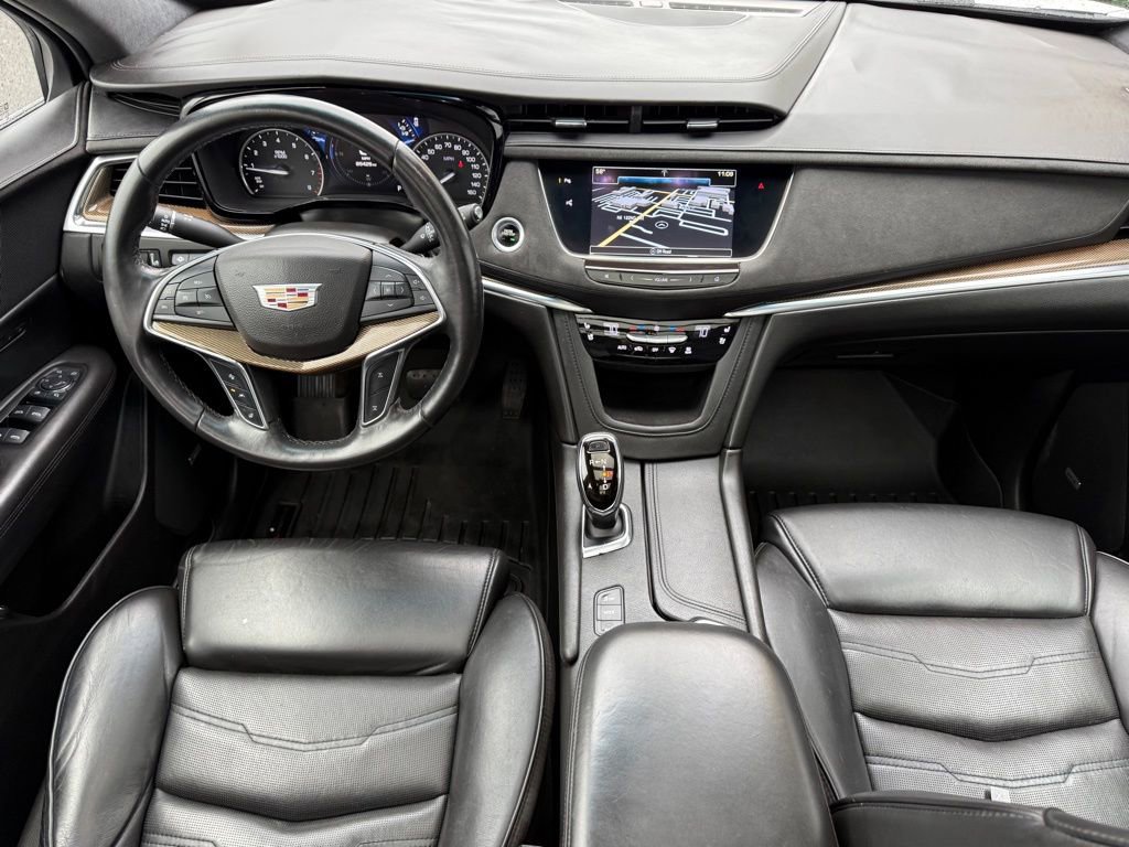 Used 2017 Cadillac XT5 Platinum w/ Driver Assist Package image 22