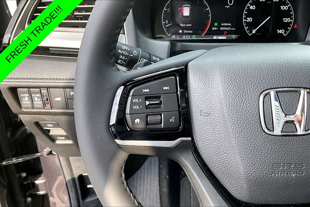 Used 2026 Honda Odyssey Touring image 11