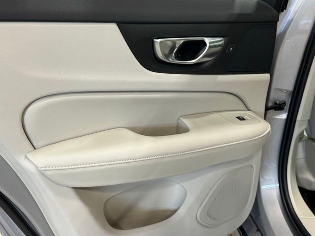 New 2024 Volvo S60 B5 Plus w/ Climate Package image 23
