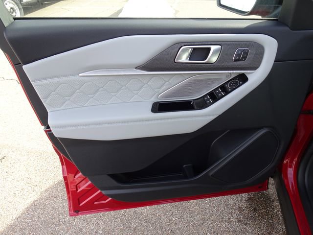 New 2026 Ford Explorer Platinum w/ LUX Leather Package image 13
