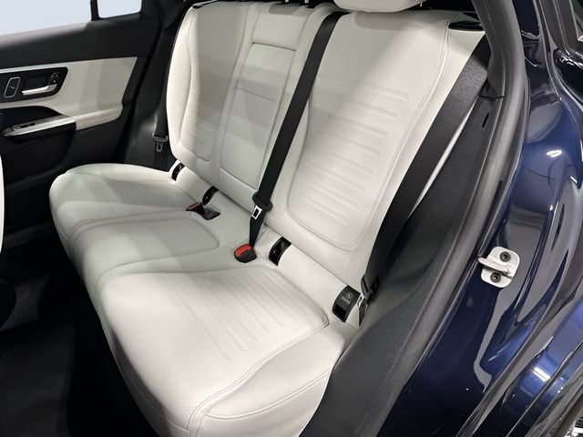 Used 2023 Mercedes-Benz GLC 300 4MATIC image 15