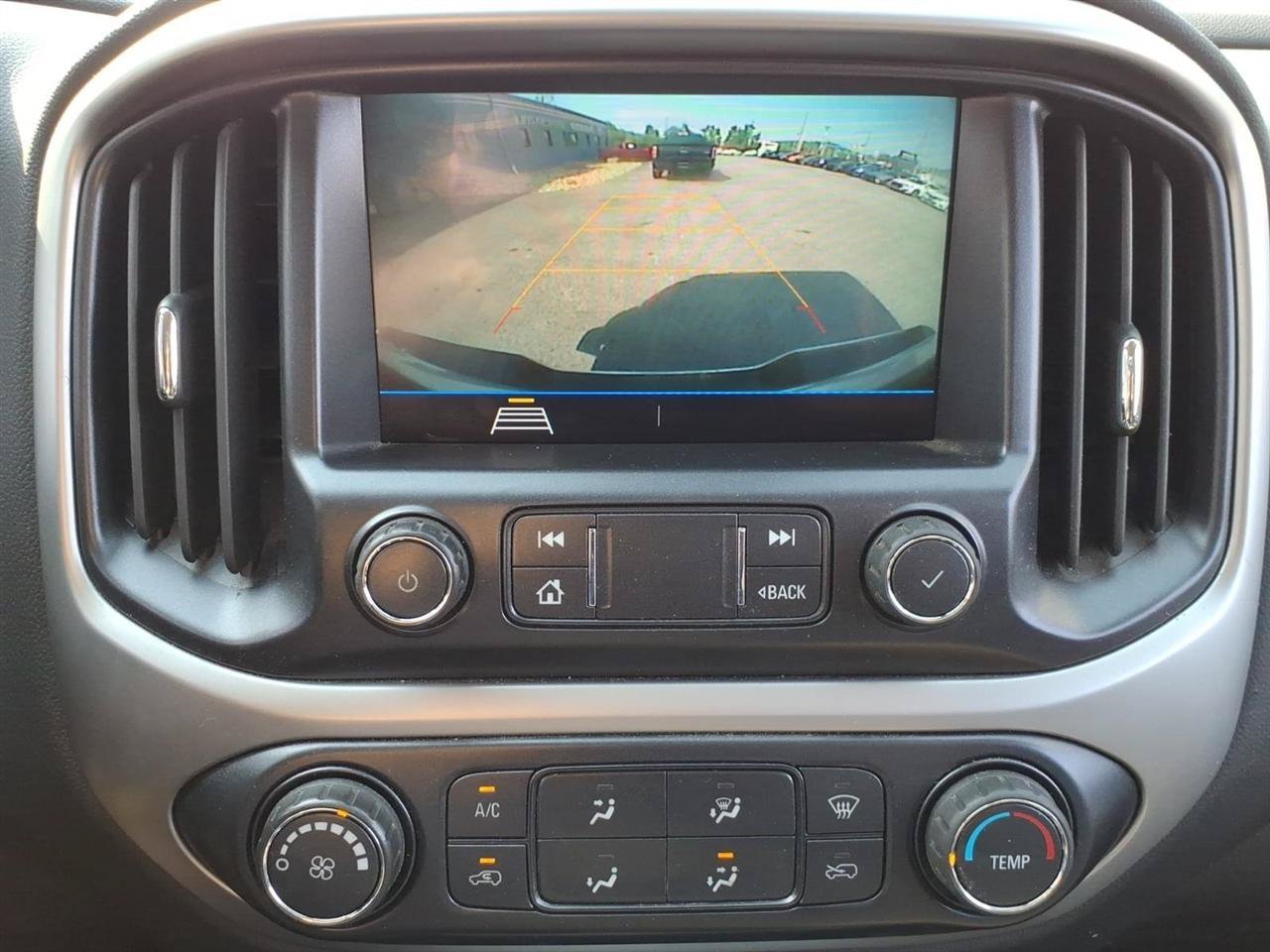 Used 2021 Chevrolet Colorado LT w/ Safety Package RWD image 12