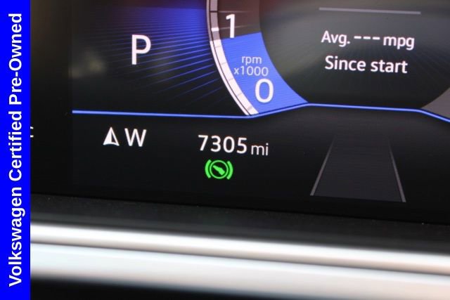 Used 2025 Volkswagen Taos SE w/ Panoramic Sunroof Package FWD image 33