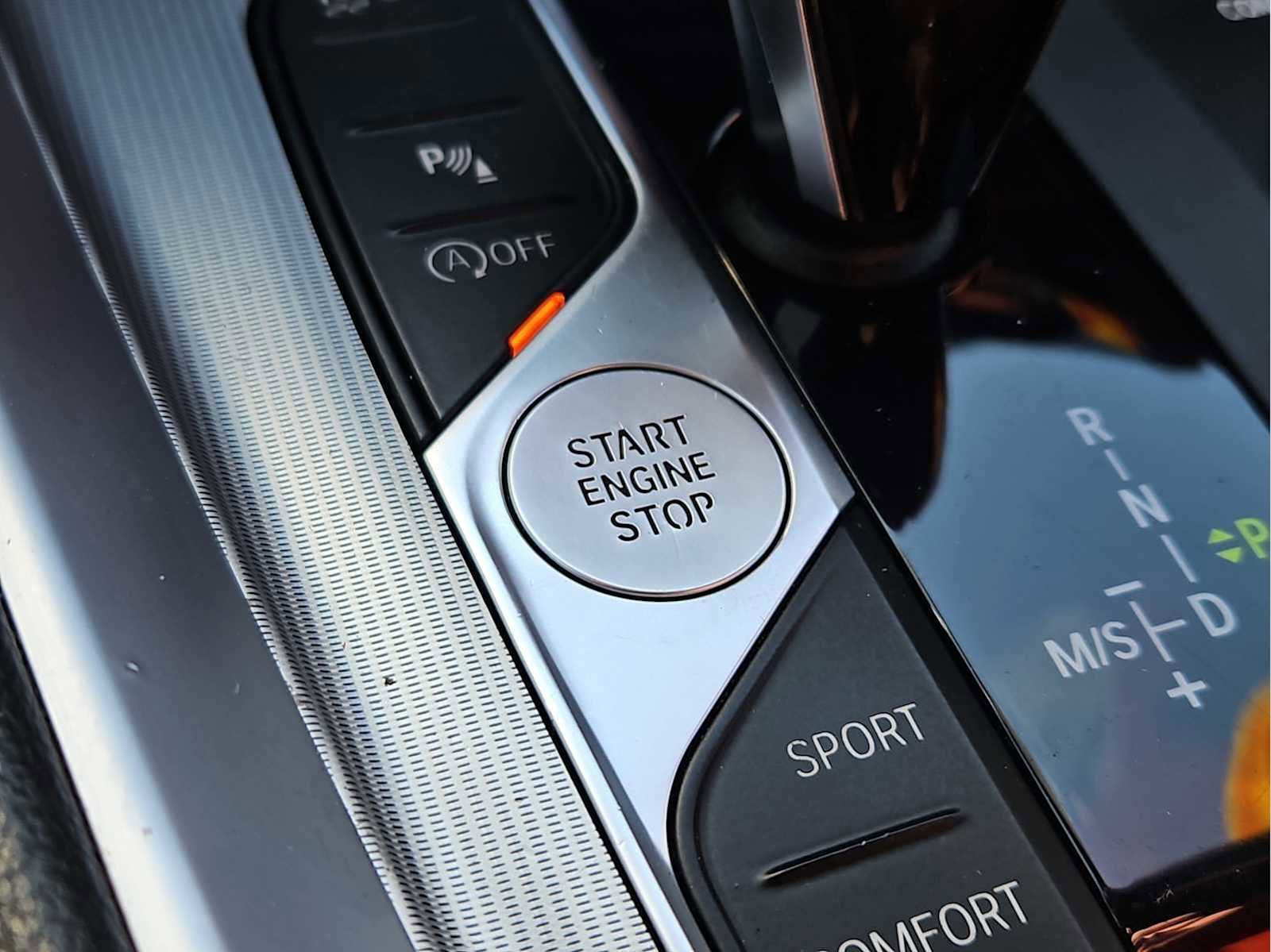 Used 2020 BMW Z4 M40i w/ Executive Package image 25