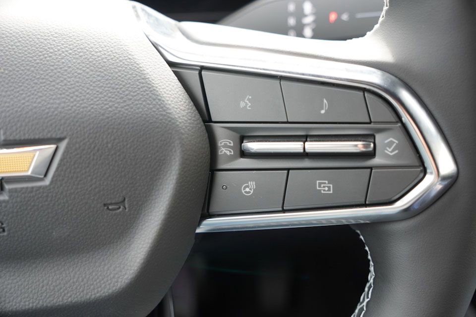 New 2026 Chevrolet Equinox EV LT AWD/4WD image 15