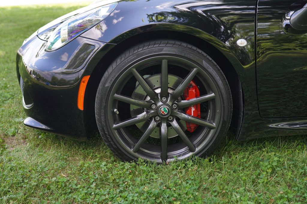 Used 2019 Alfa Romeo 4C Spider RWD image 17