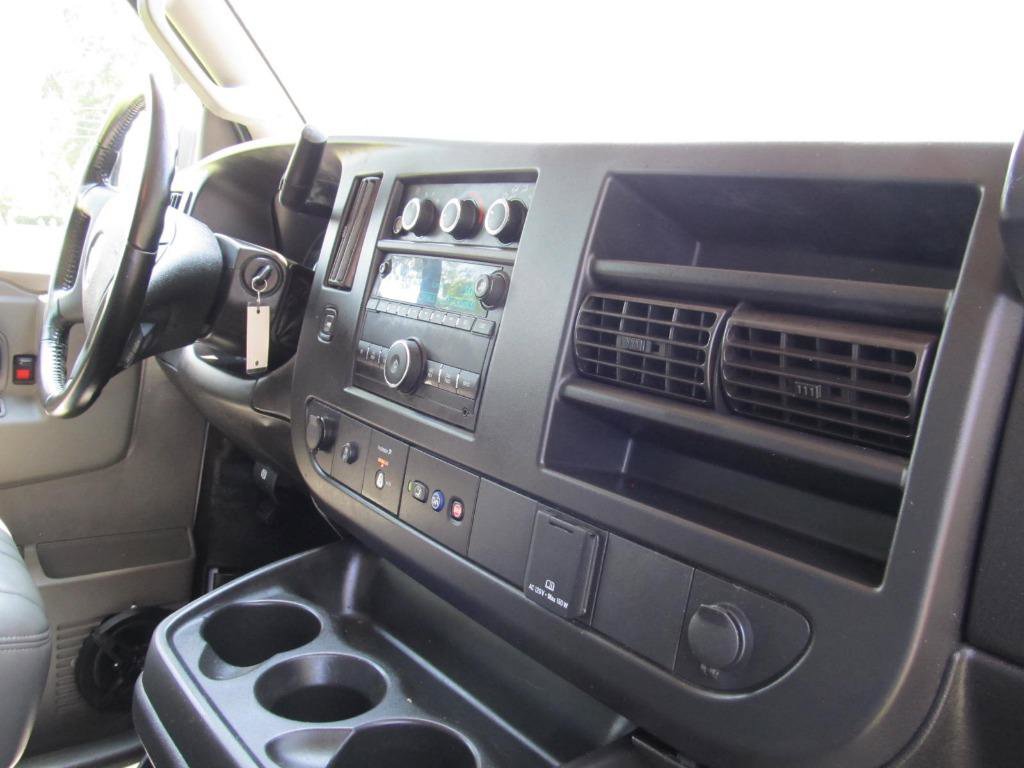 Used 2022 GMC Savana 3500 Extended w/ Driver Convenience Package image 32