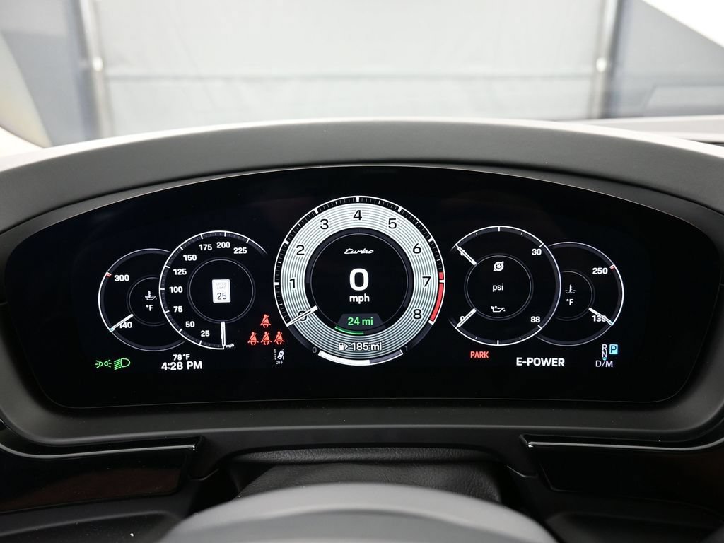 Certified 2025 Porsche Cayenne Turbo AWD/4WD image 19
