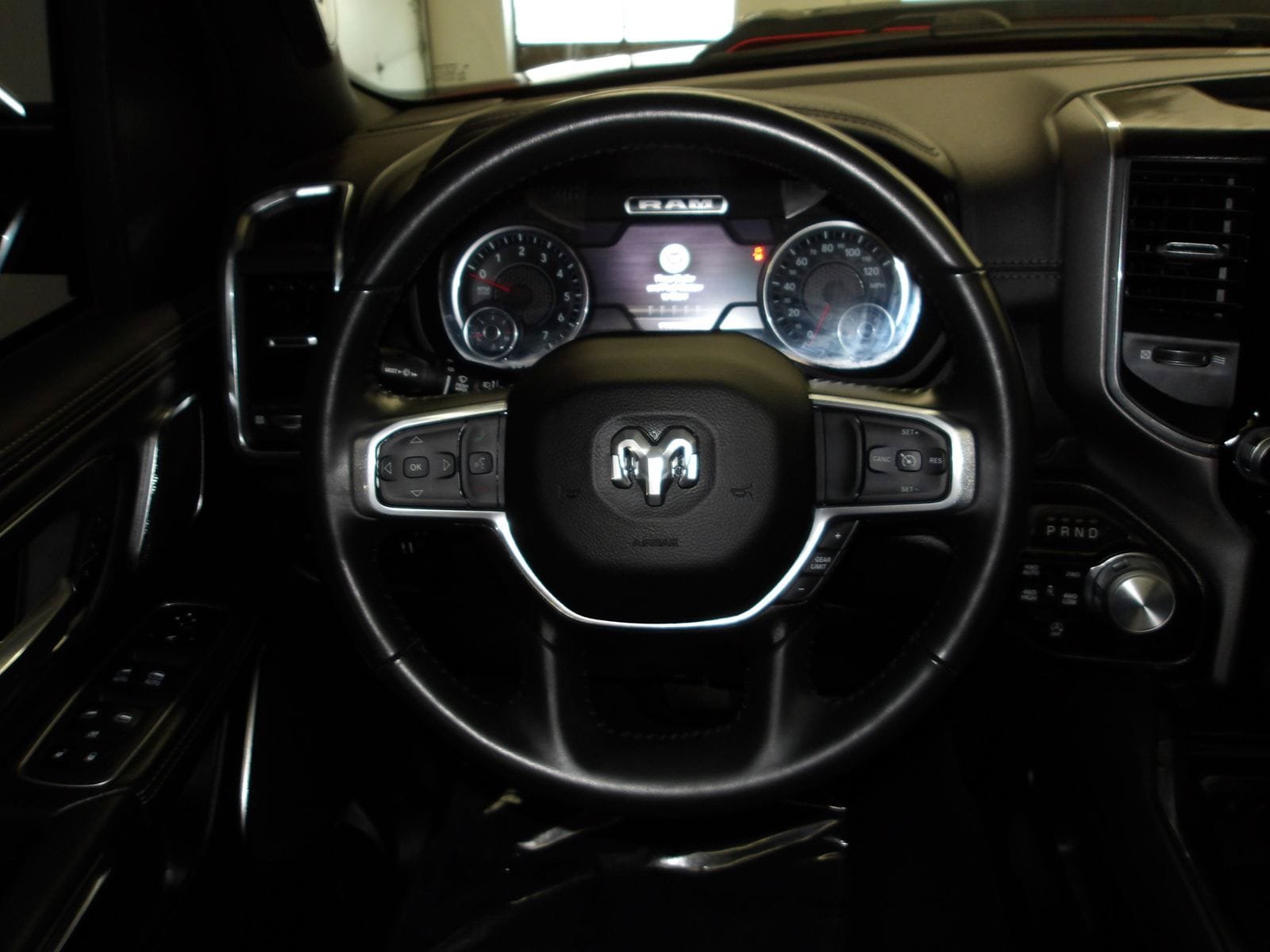 Used 2024 RAM 1500 Laramie AWD/4WD image 14