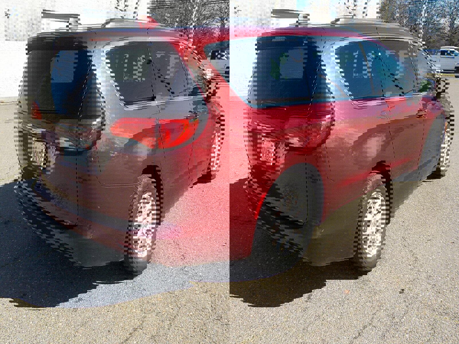 Used 2020 Chrysler Voyager LX image 2