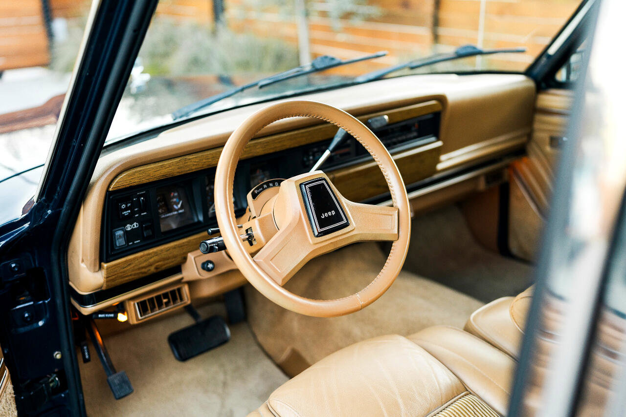 Used 1987 Jeep Grand Wagoneer image 47