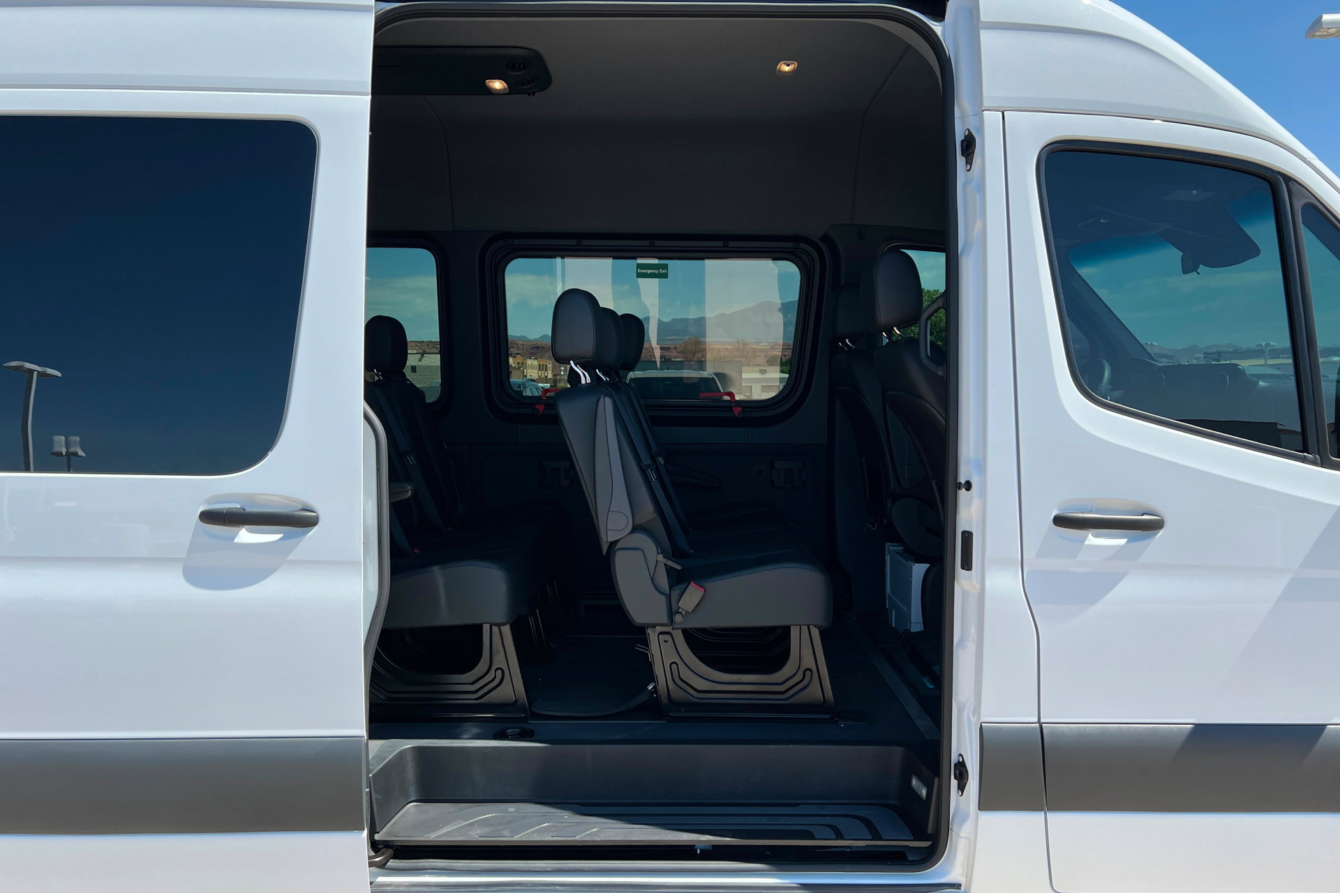 Used 2022 Mercedes-Benz Sprinter 2500 image 18