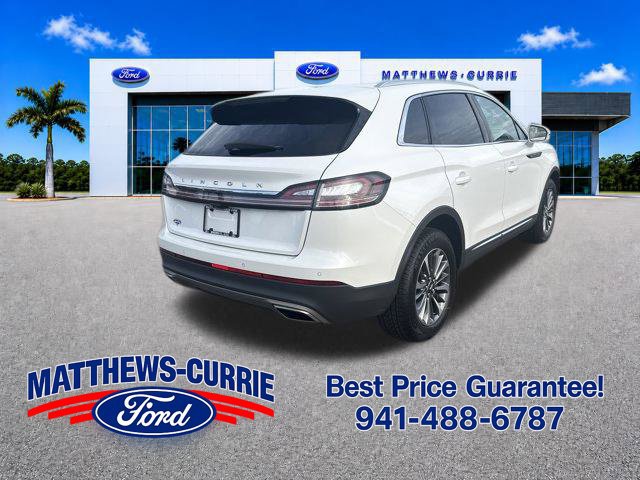 Used 2023 Lincoln Nautilus FWD w/ Premium Package image 4