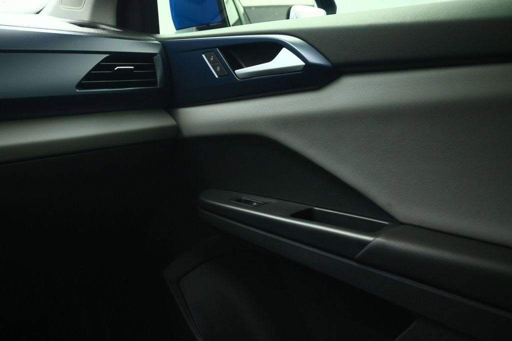 Used 2022 Volkswagen Taos SE FWD image 47