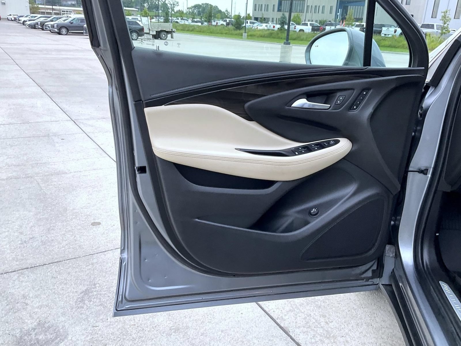 Used 2020 Buick Envision Essence FWD image 10