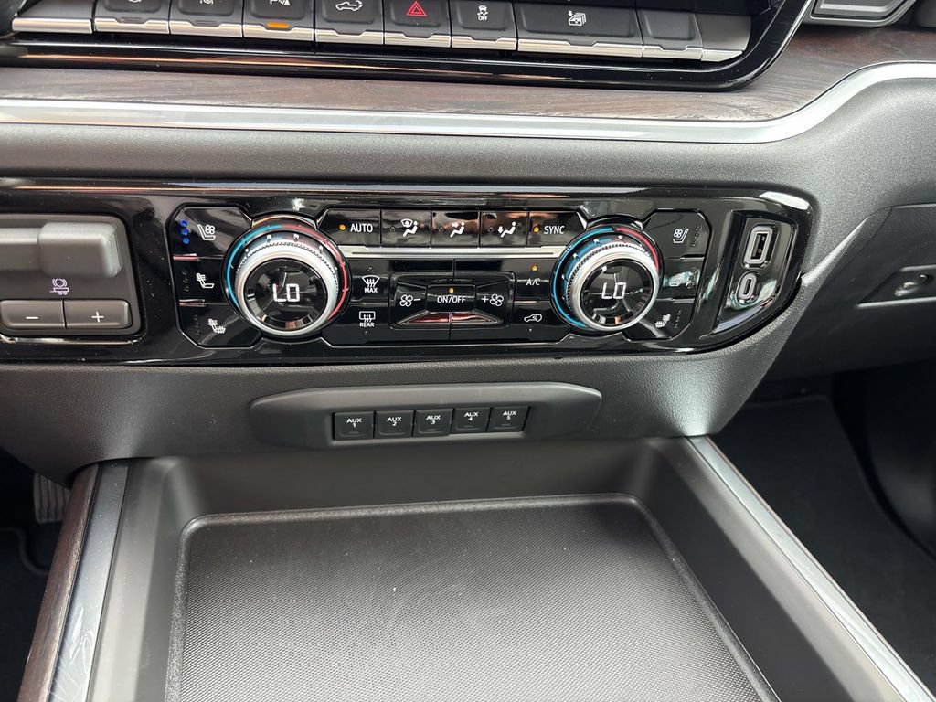 New 2026 GMC Sierra 2500 SLT w/ SLT Premium Package AWD/4WD image 11
