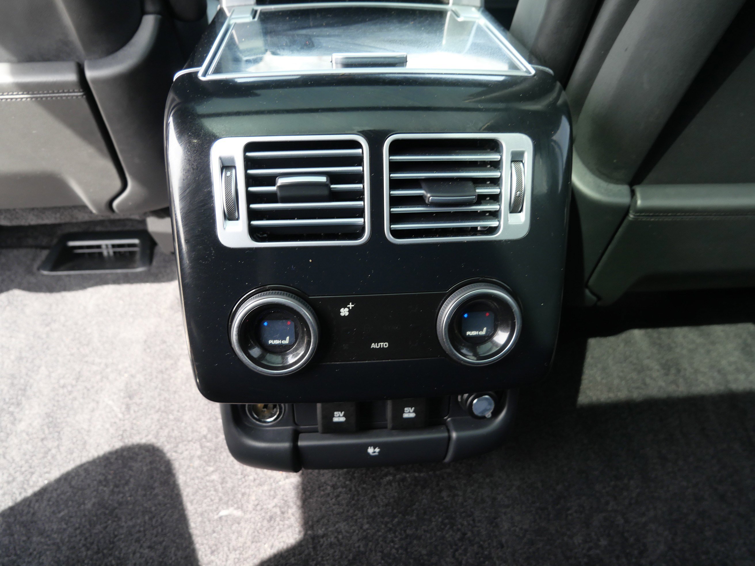 Used 2021 Land Rover Range Rover P525 Westminster Edition LWB image 18