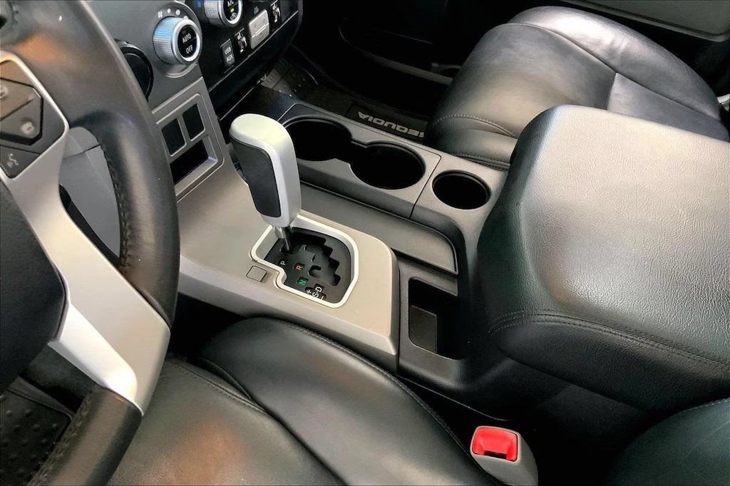 Used 2016 Toyota Sequoia Limited w/ Safety & Convenience Package RWD image 11