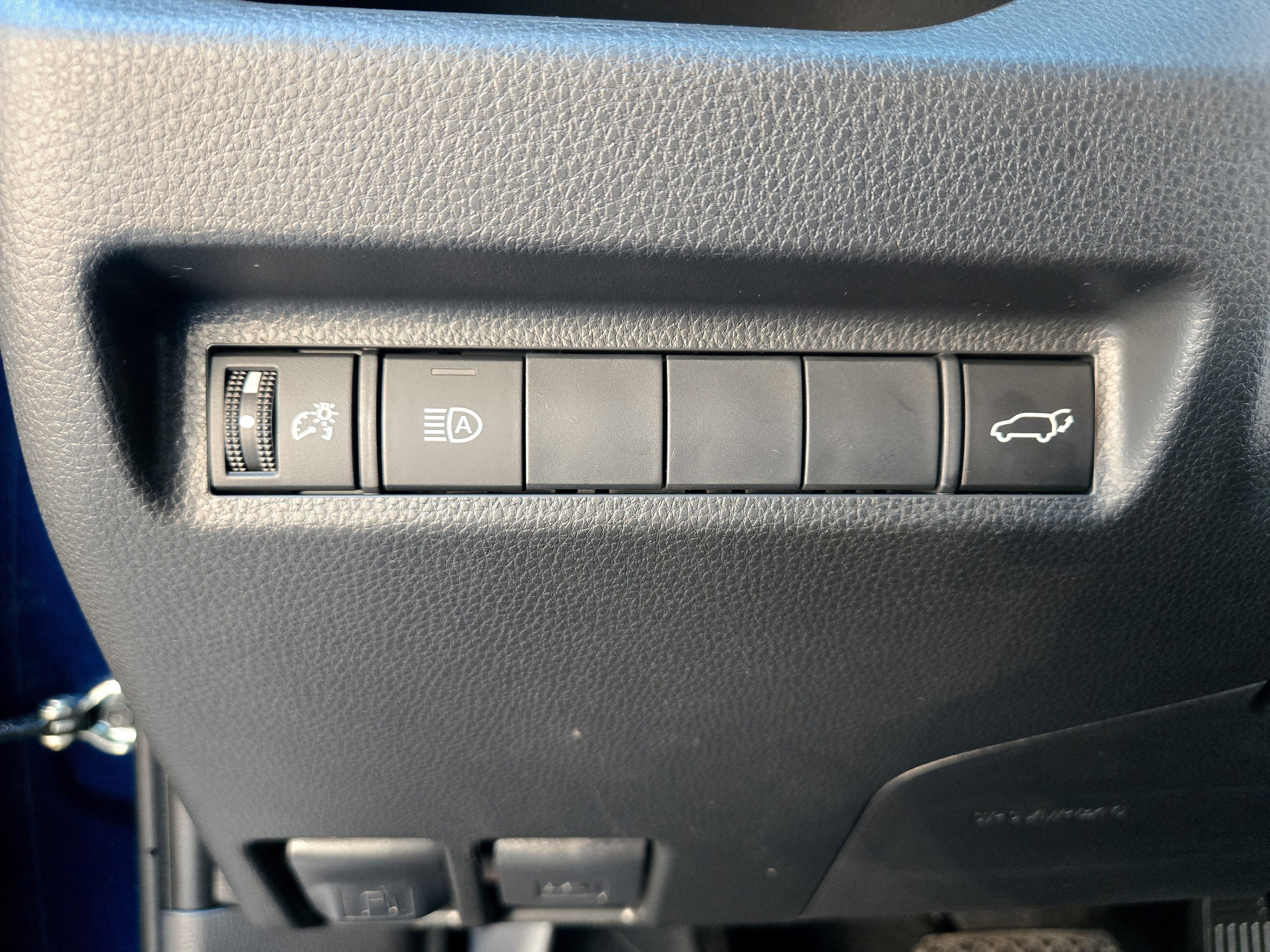 New 2025 Toyota RAV4 XLE w/ Convenience Package image 16