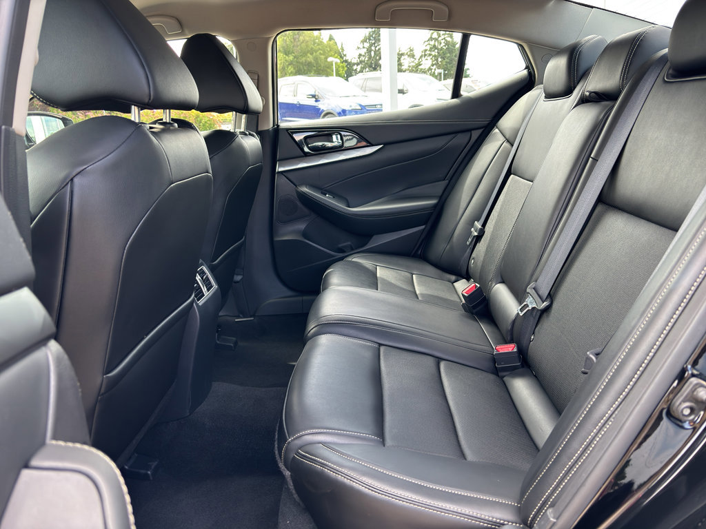 Used 2023 Nissan Maxima SV w/ Floor Mat Group image 17