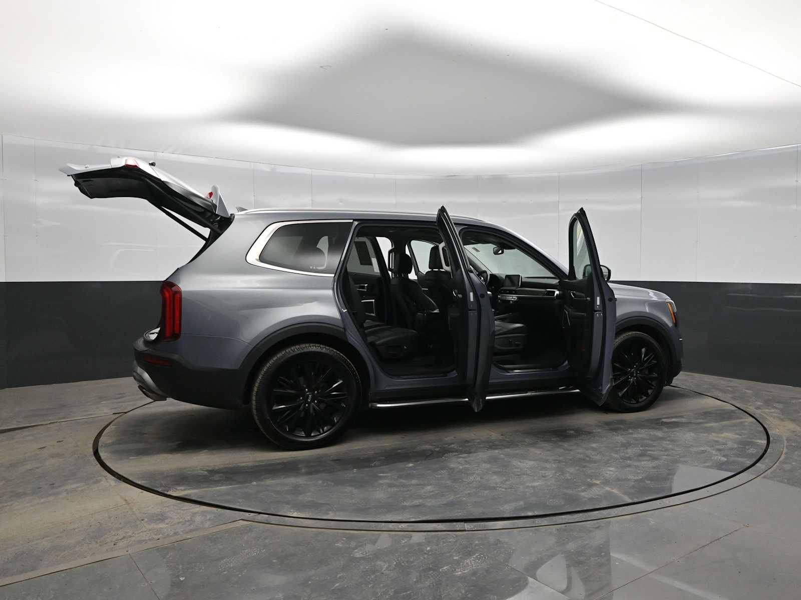 Used 2020 Kia Telluride SX w/ SX Prestige Package image 40