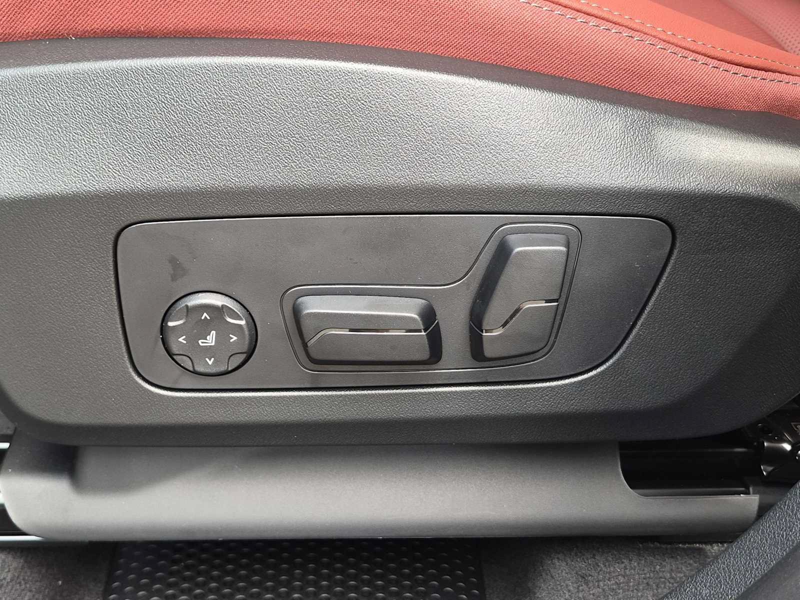 New 2027 BMW X1 xDrive28i AWD/4WD image 18