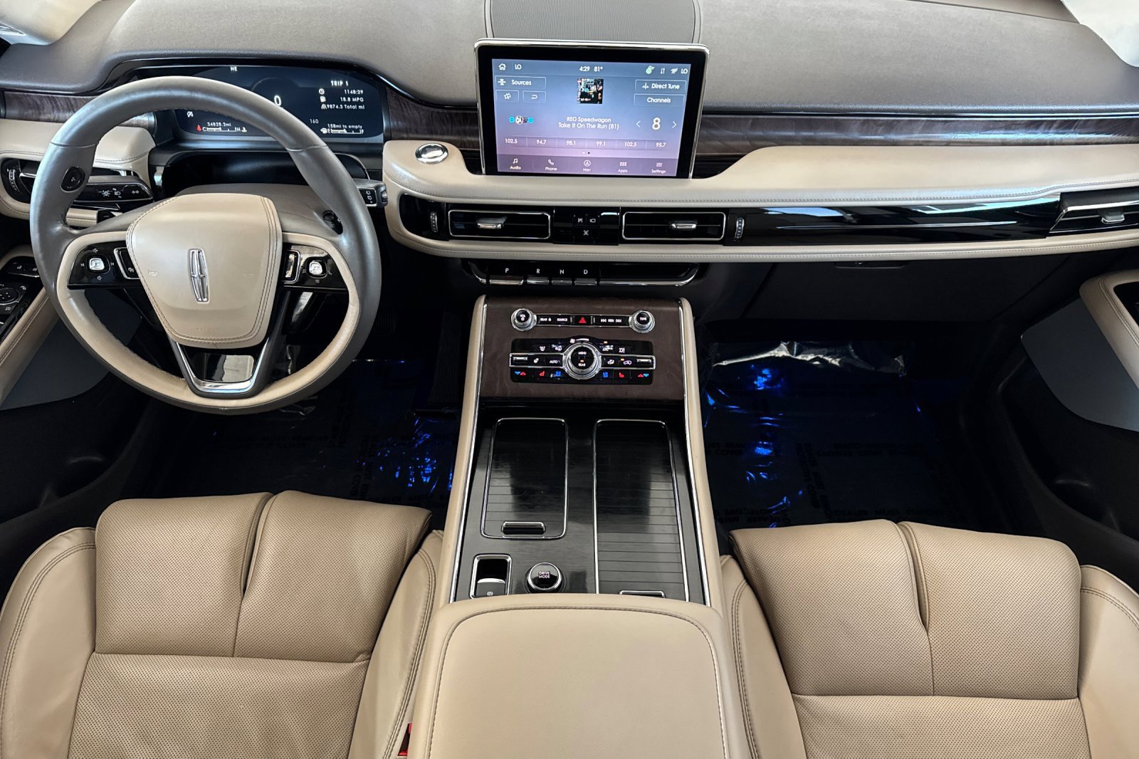 Used 2022 Lincoln Aviator Reserve w/ Equipment Group 201A image 12