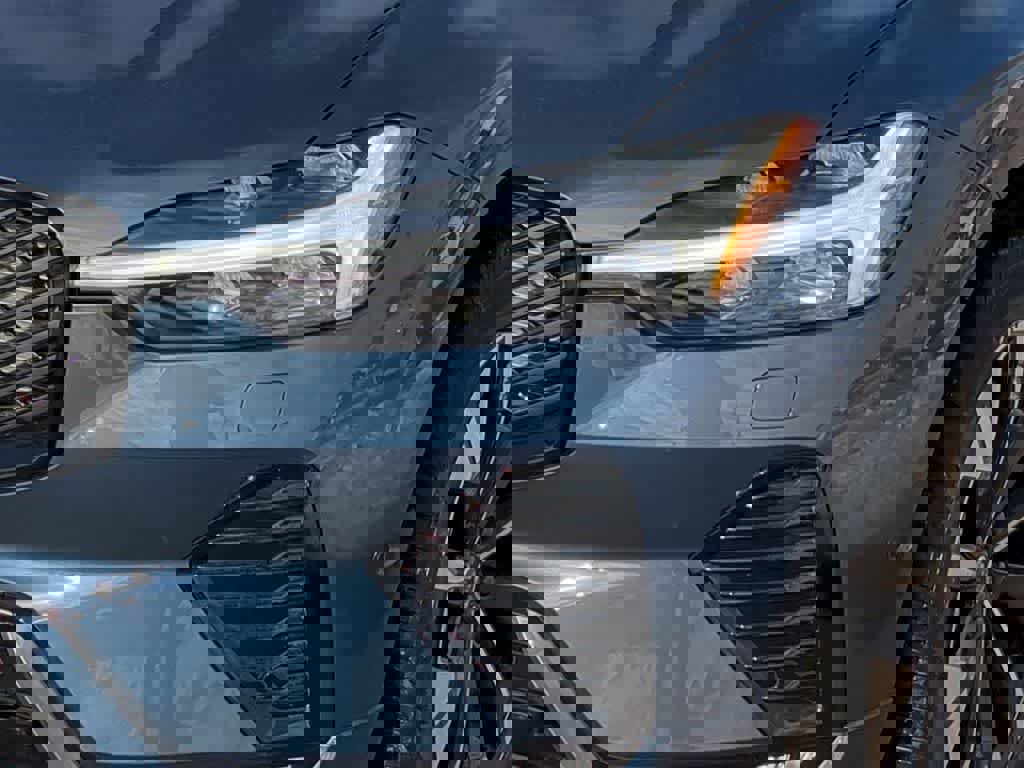 New 2026 Volvo XC60 B5 Plus w/ Protection Package Premier image 10