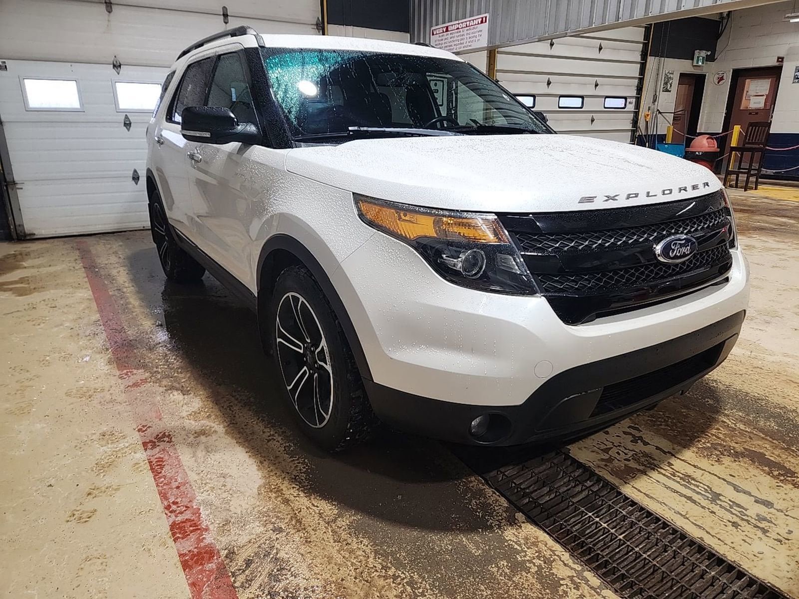 Used 2014 Ford Explorer Sport AWD/4WD image 10